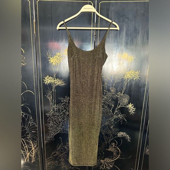 Black dress with yellow shine - Picture 1 of 2